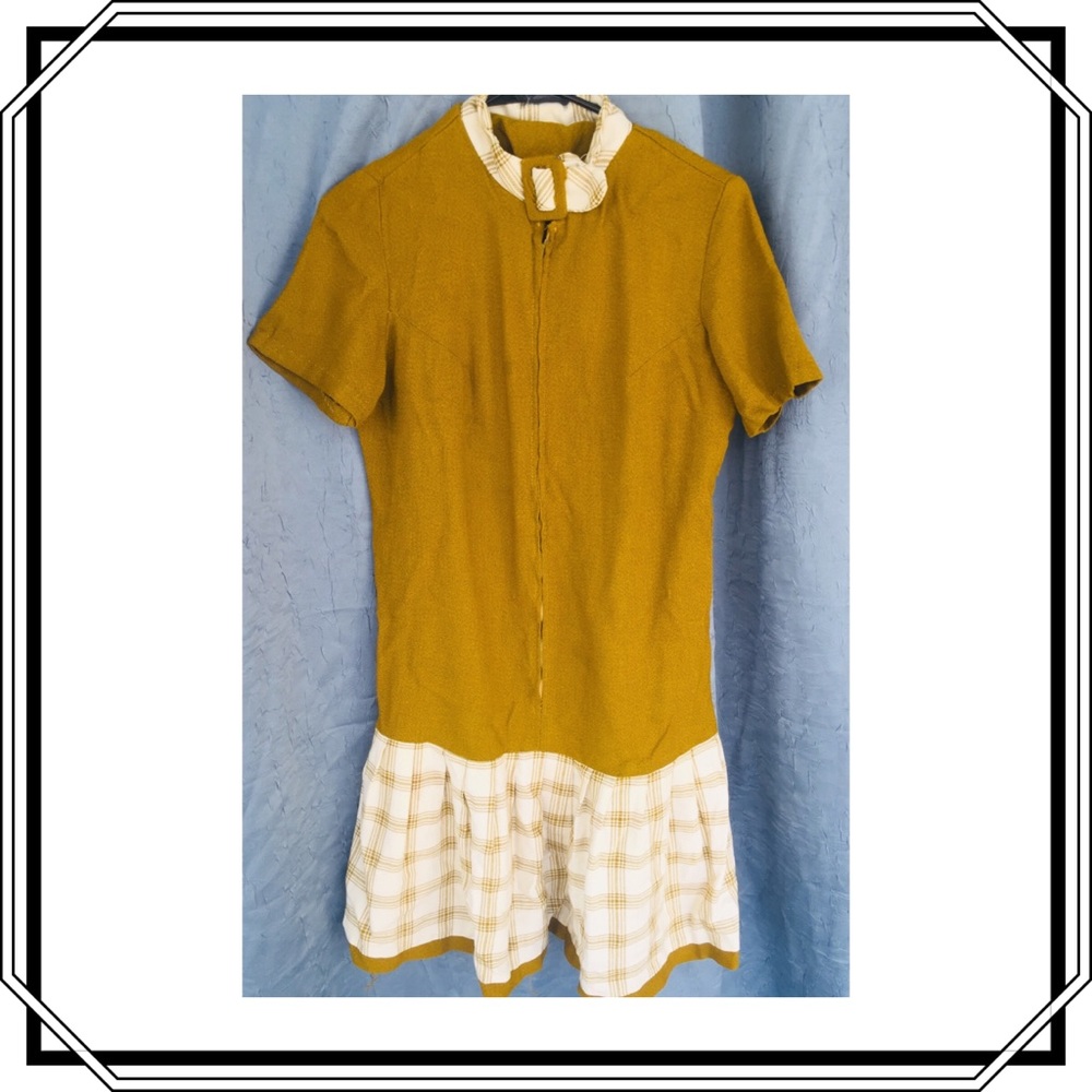 Super cute Vintage 60s MOD mini dress!